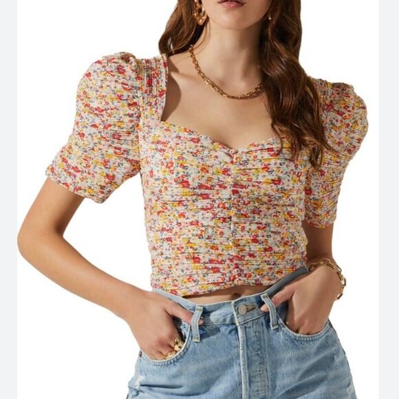 ASTR Floral Pintuck Pleated Smocked Puff Sleeve Crop Top NWT Size S - Picture 3 of 12